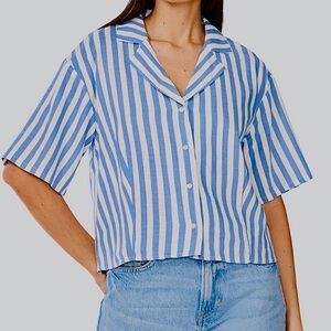 Like New•Vince Camuto Slat Blue &White Striped Cropped Button Down Shirt•Size XL